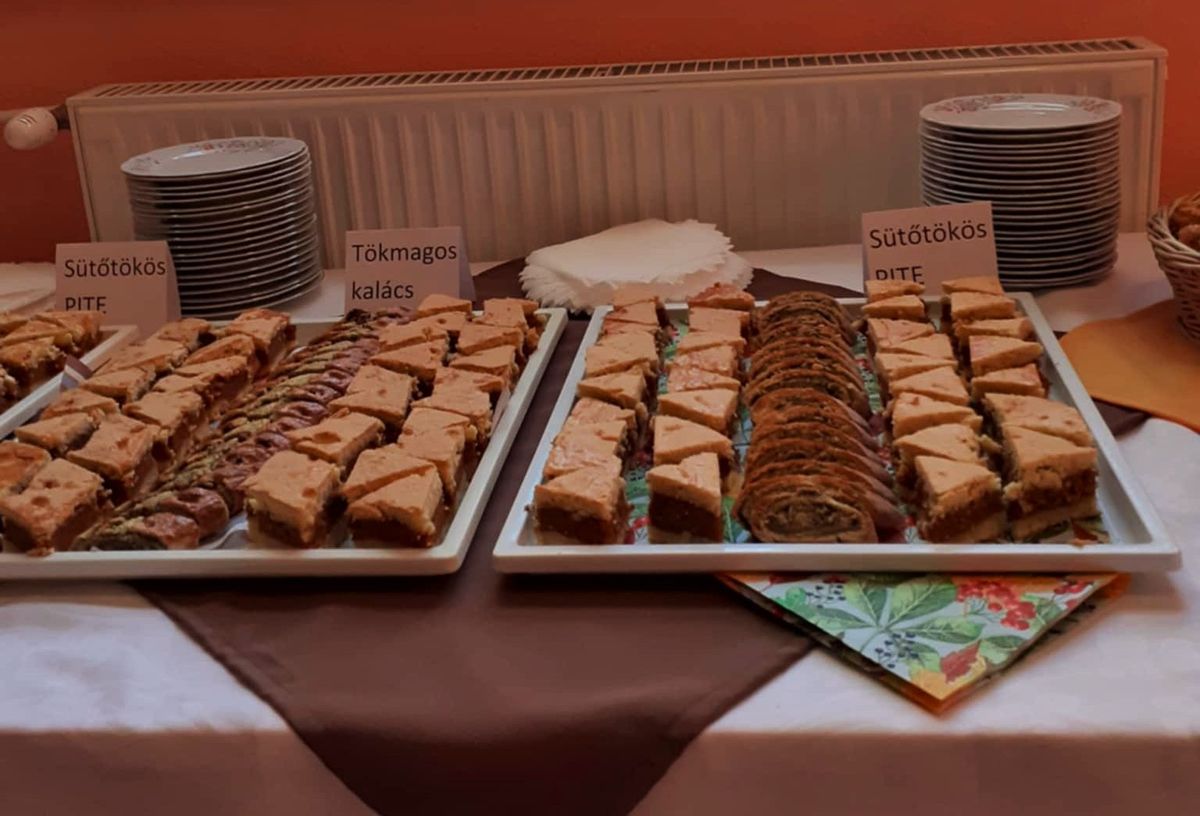 A Tata Csillagsziget Bölcsődében TÖKéletes családi napot tartottak. A kézműveskedésben megéhezett gyerekek pedig sütőtökös  finomságokat majszolhattak. A legfinomabb recepteket elhoztuk nektek. 