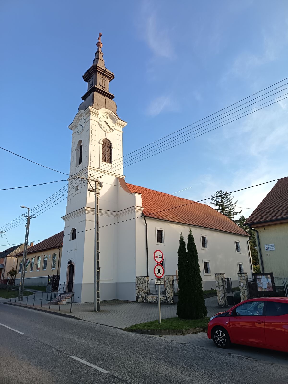 A bokodi evangélikus gyülekezet jelenlegi temploma éppen II. József vallásszabadságot biztosító türelmi rendeletének évében, 1781-ben lett felszentelve