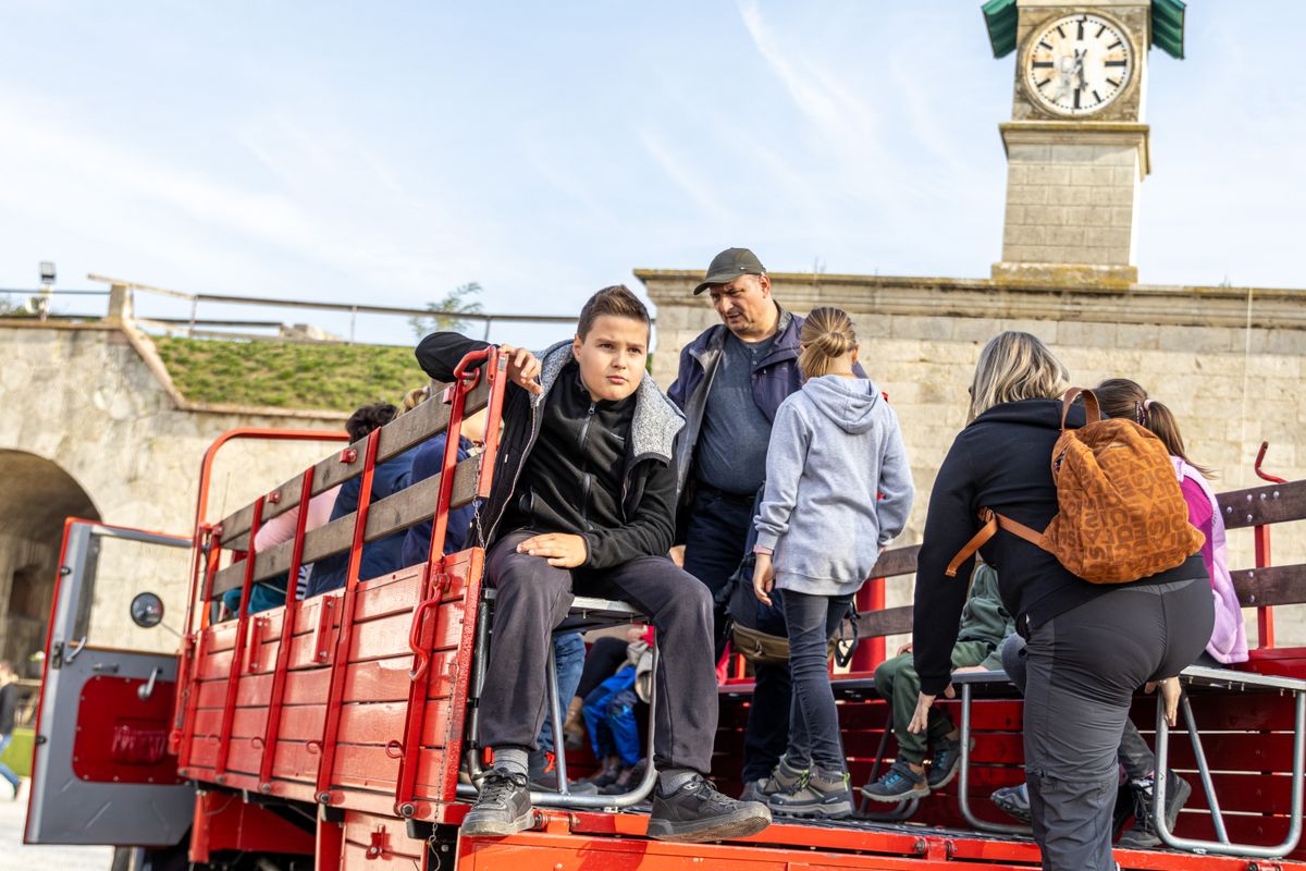 A Csepel teherautóval sokan utaztak