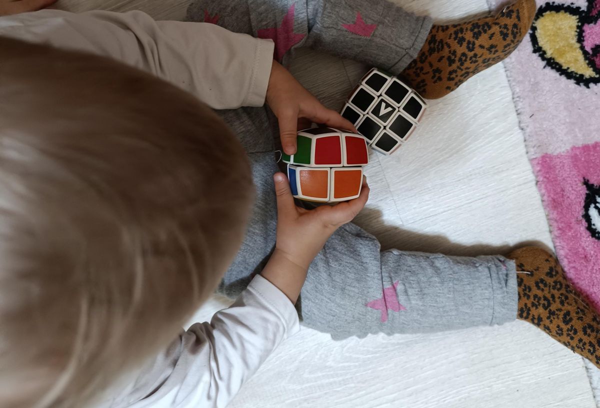 Profi és amatőröket is várnak az esztergomi programra. A Rubik-napon segítenek a kirakásában is.