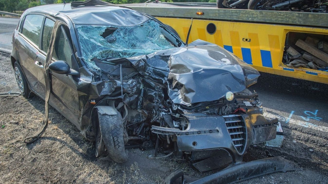 Felkavaró felvételek: két motorost is elgázolt egy sofőr