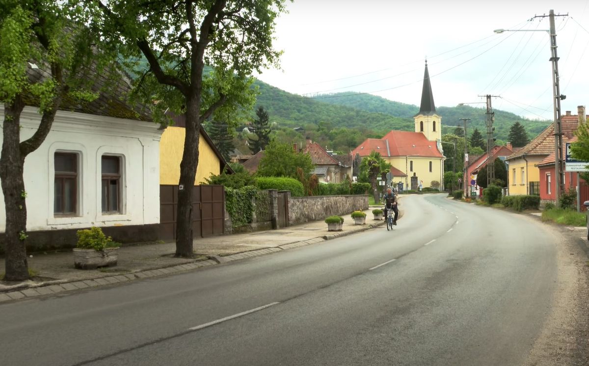 A 2000 fő alatti kistelepülésként Dömös és Esztergom közös önkormányzati hivatalt működtetett, most megszüntették a társulást.