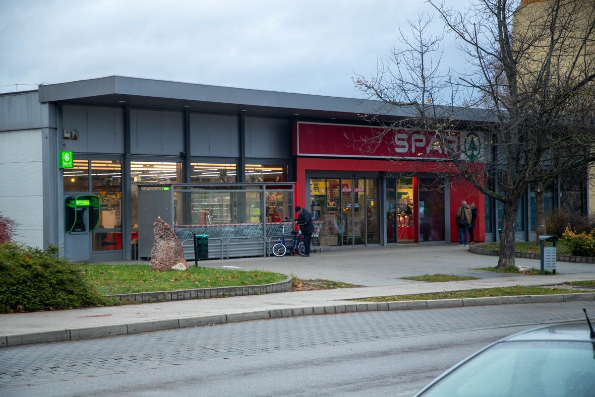 Megújult a hírhedt kertvárosi SPAR