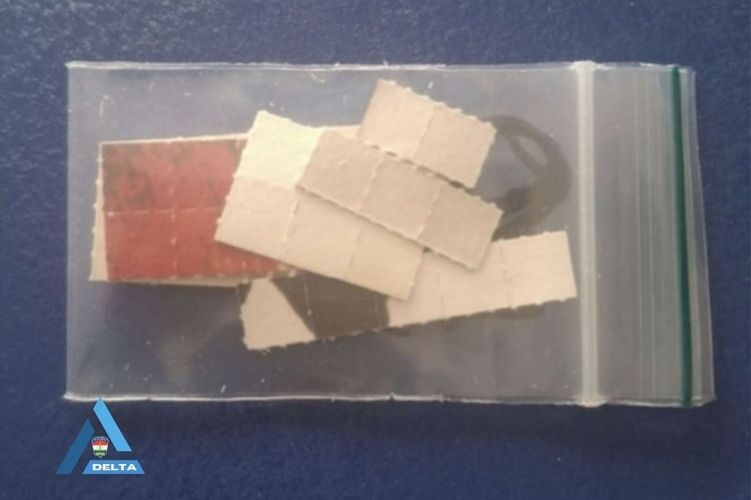 Egy 31 éves nyergesújfalui férfi rendelt kábítószert Hollandiából. Az LSD bélyegek azonban fennakadtak a Liszt Ferenc Nemzetközi Repülőtér vámvizsgálatán.