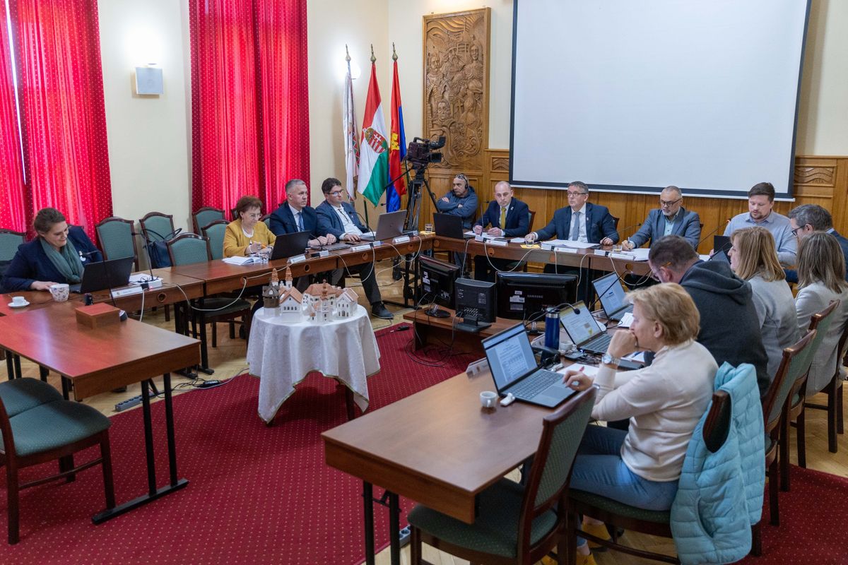 A februári testületi ülésen több napirendről sem tudott döntést hozni a testület. Ilyen a tatai cég vezetői tisztsége, illetve Tata 2025-ös költségvetése.
