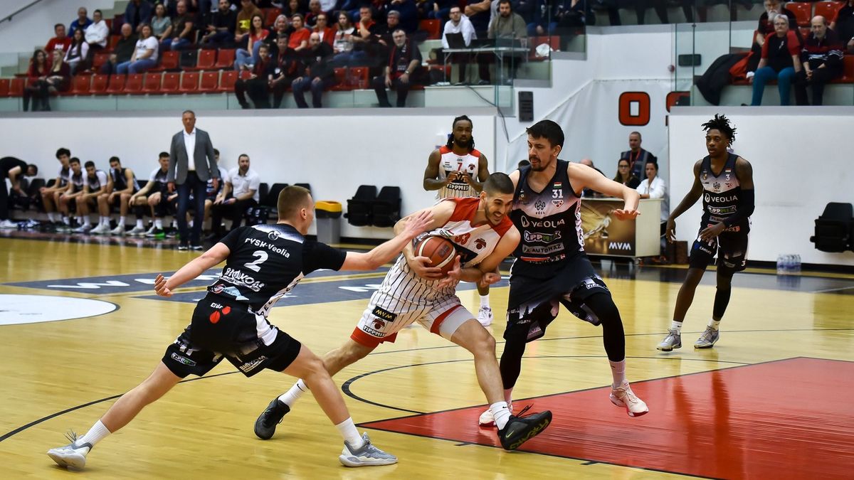 MVM-OSE Lions: 79-78-as győzelem a PVSK ellen az élvonalbeli férfi-kosárlabda-bajnokság alapszakaszának 23. fordulójában, Oroszlányon