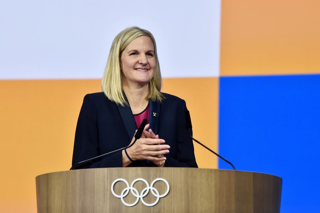 Kirsty Coventry neve nem csupán az új NOB-elnöki cím miatt vált ismertté. Egerszegi Krisztina legendás világcsúcsát is ő döntötte meg, ezzel beírva magát az úszósport történetébe.