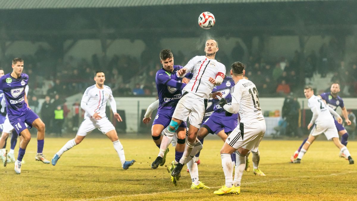 Bücs Zsolt hazai pályán mutatkozik be a bányászvárosi együttes kispadján. A Dorogi FC a Gyirmót második számú csapatát fogadja.