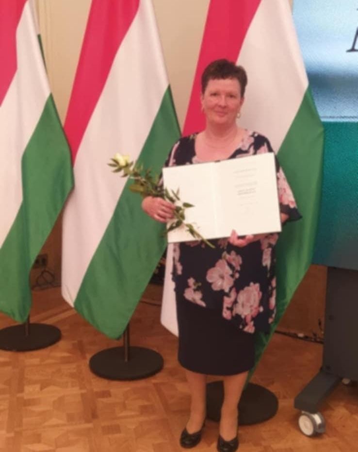 Magyar Ezüst Érdemkereszt kitüntetést vehetett át a szeretett tanár