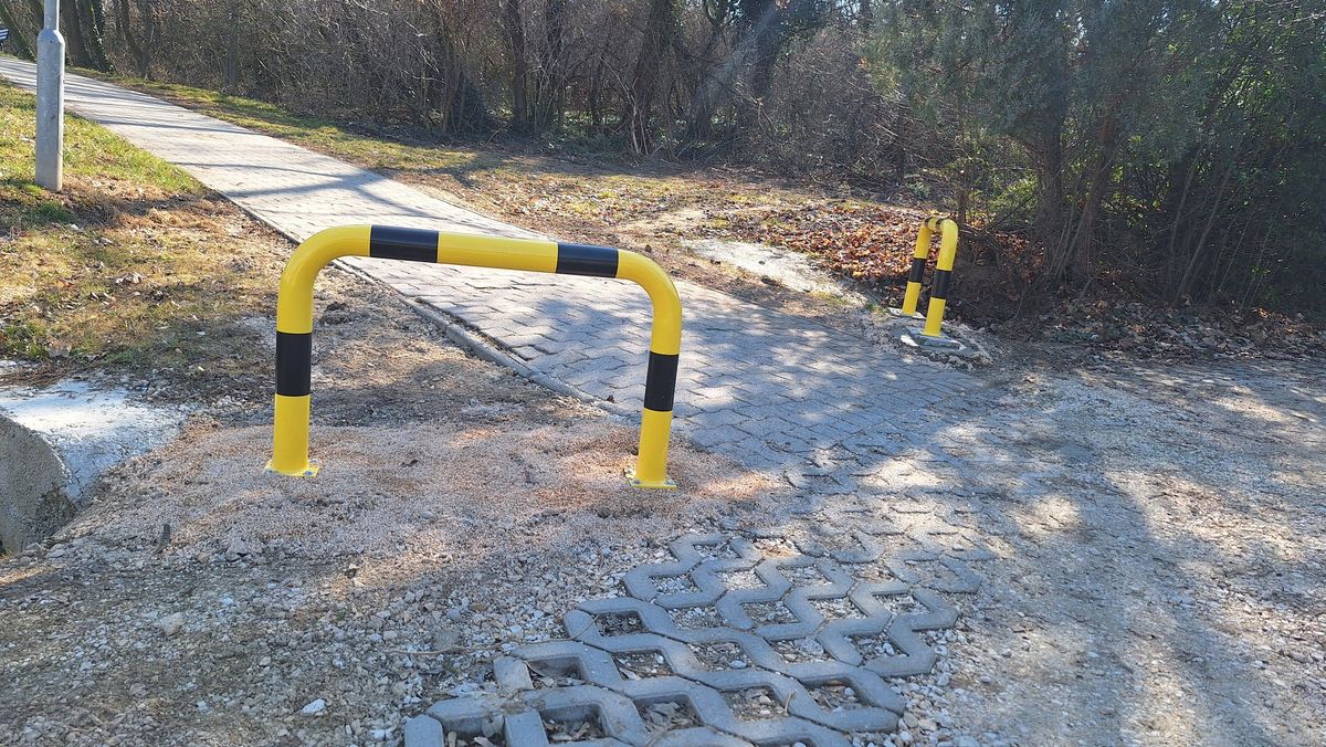 Oroszlányon új eszközzel védik a gyalogosokat