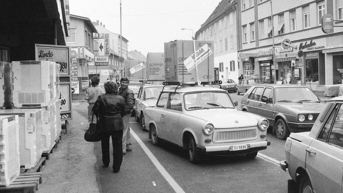 Gorenje-turizmus: 1988-1989-ben virágzott a bécsi bevásárlóturizmus. A mérsékelt áruválasztékhoz szokott magyarok ezrei utaztak át Bécsbe vásárolni.