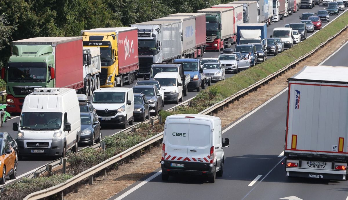 Az M1-es útinformjából kiderül, mire számíthatnak most az autósok