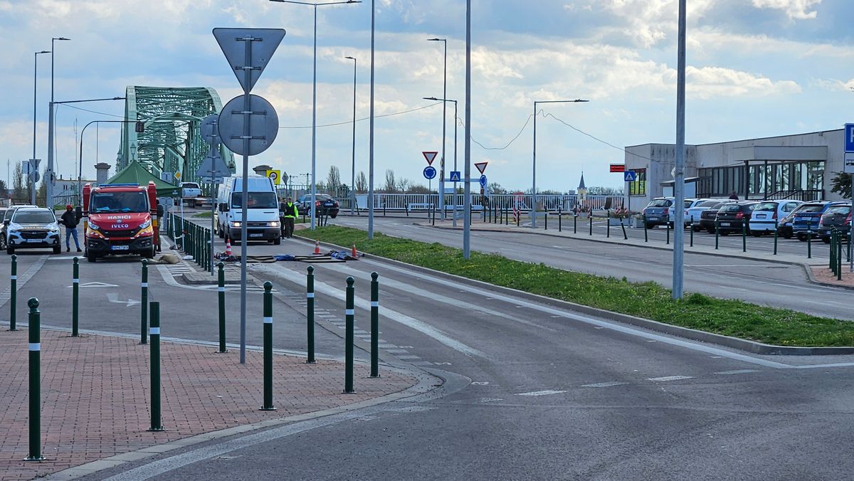 A száj- és körömfájás betegség miatt a magyar-szlovák határon március végétől fertőtlenítik a ki- és belépő járműveket