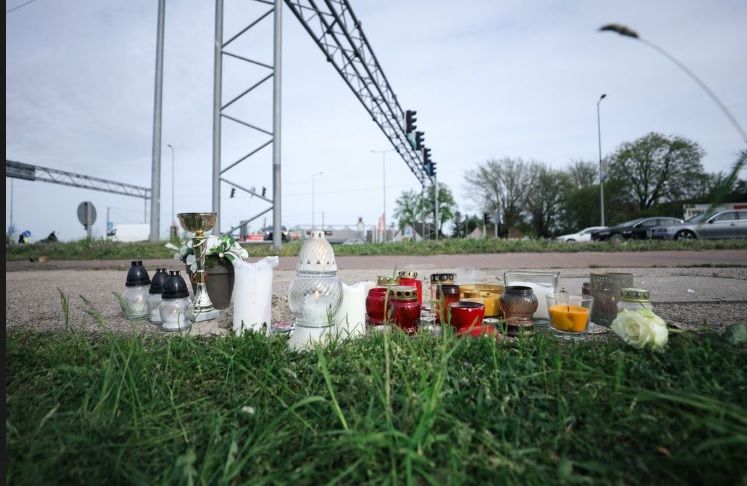 Varga Ákos Alma halála megrázta a motorosokat, így emlékeznek az endurósra. Emlékére gyertyák gyúltak Győrben.