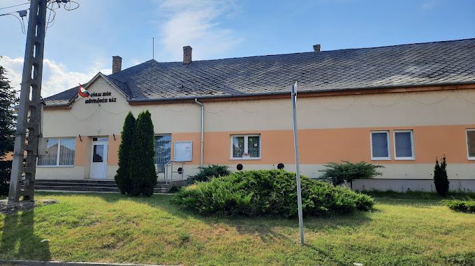 A banai Jókai Mór Művelődési Ház és Könyvtár felújítási munkálatai 2026 februárjáig tartanak