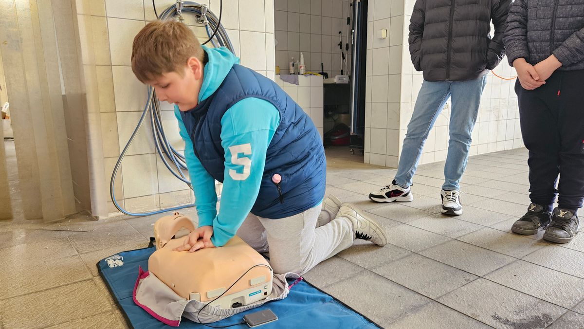 Az elsősegélynyújtó verseny területi fordulóján mérték össze tudásukat a csapatok Komáromban