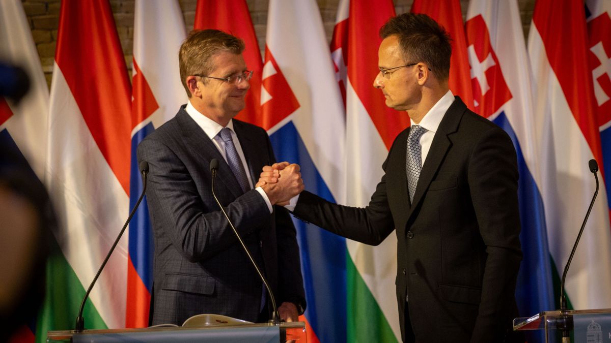 Peter Ziga és Szijjártó Péter a sajtótájékoztatón