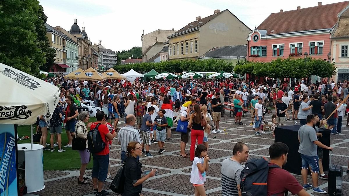 Két hétvége alatt négy különleges programmal indítja a fesztiválszezont Esztergom. Veterán járművek, lampionos hajók, sétarepülés és koncertek minden korosztálynak. Az esztergomi programokra a belépés mindenhol ingyenes, csak az élményekért kell jönni!
