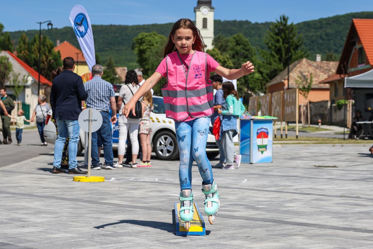 Felavatták Vértesszőlős új településközpontját