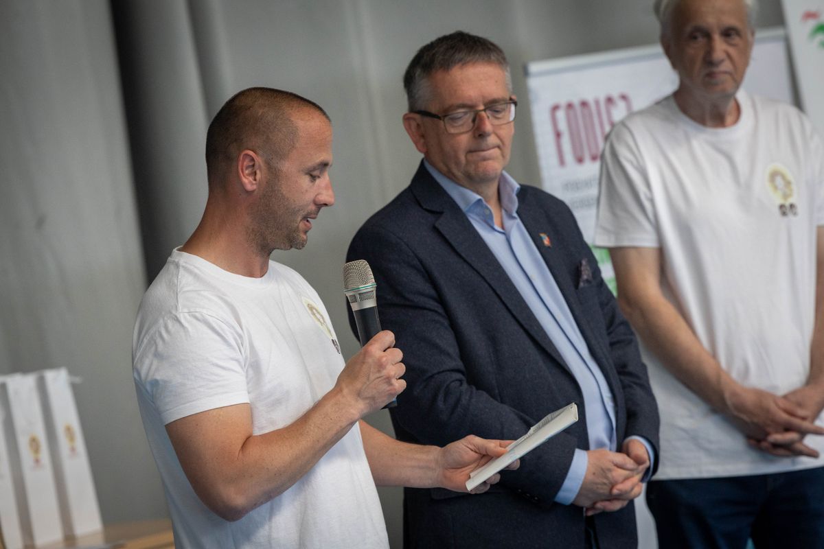 A tatai Angyalok és Tündérek Galéria idén ismét különleges kiállításnak és sporteseménynek adott otthont. Ilyen volt a Szabó Szonja nevével fémjelzett esemény.