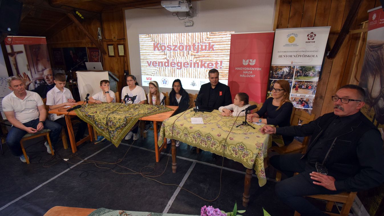 Kiscsőszi szőttes – konferencia az értékőrzés jegyében
