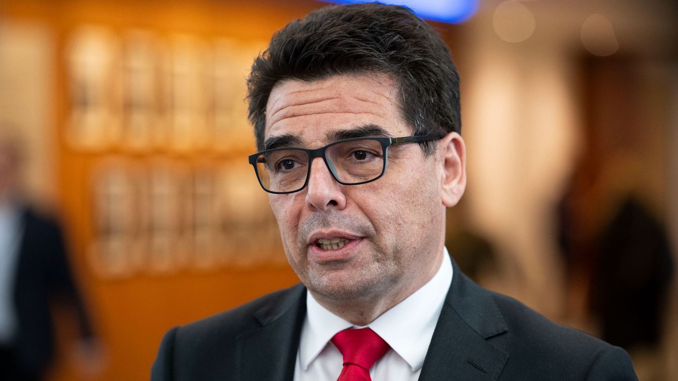 Zsigmond Barna Pál: nem kérünk a brüsszeli diktátumokból (videó)
