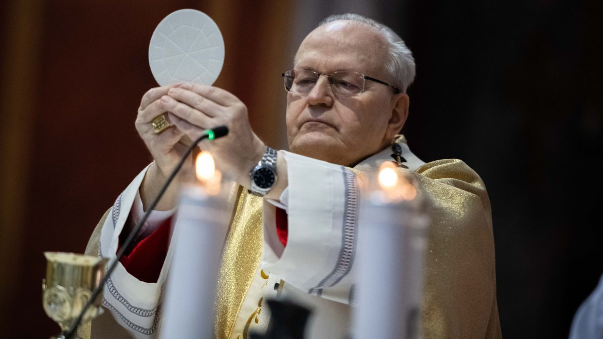 Erdő Péter tartotta a húsvéti nagymisét az Esztergomi Bazilikában