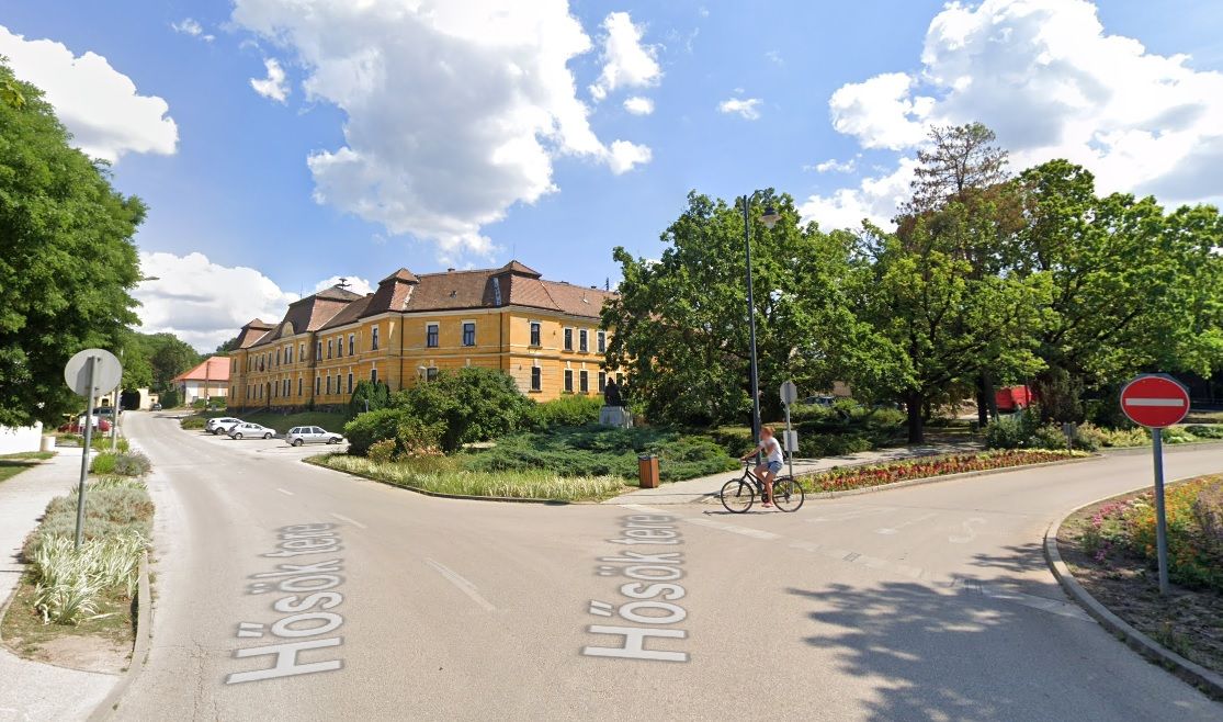 Segítünk a kerékpár sport szerelmeseinek. Innen lesz a leglátványosabb megnézni a Tour de Hongrie mezőnyét a Tata–Oroszlány szakaszon.