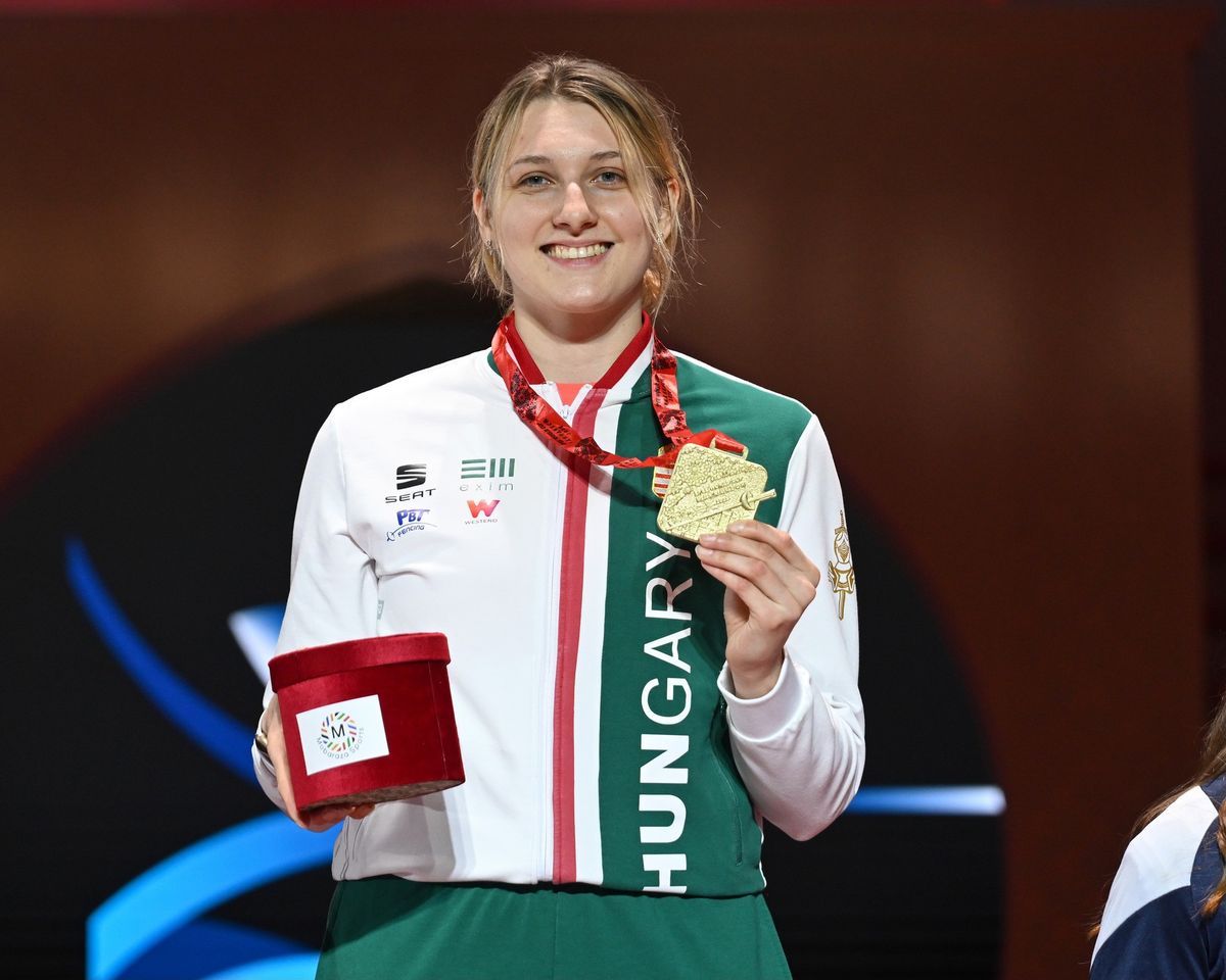 Olimpiai bronzérmesünket hatalmas megtiszteltetés érte. A világelső Muhari Esztert választották az év vívójának az Amerikai Egyesült Államokban.