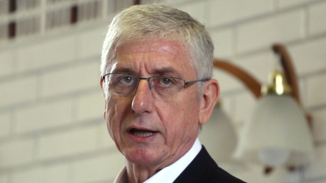 Gyurcsány Ferenc lemondott és visszavonul a közélettől