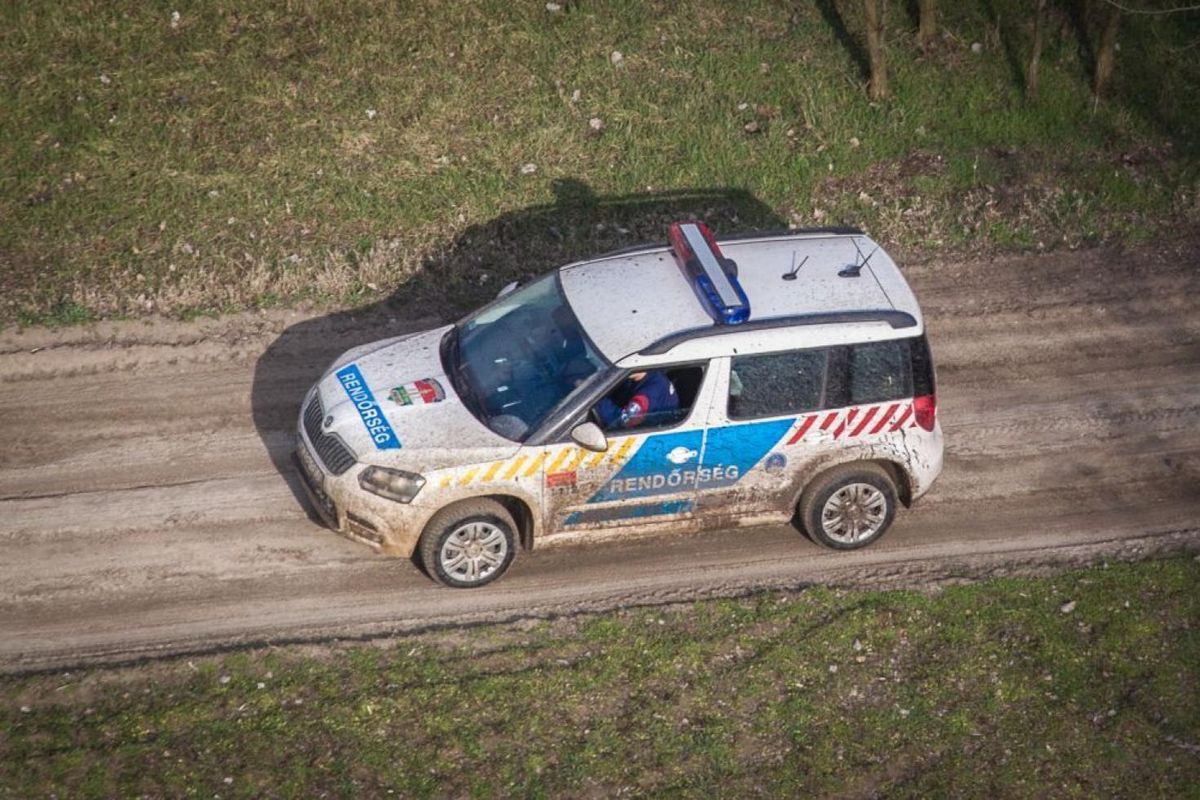 Az egész falu az eltűnt kisfiút kereste