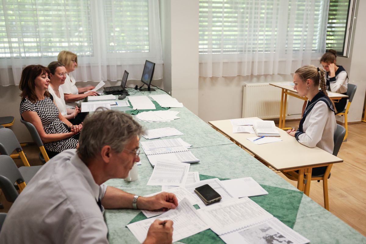 Tatabányán is lezajlott a nagy megmérettetés. A vizsgázókat és szüleiket kérdeztük az idei szóbeli érettségin szerzett tapasztalataikról.