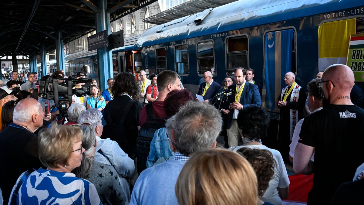Elindult a 12. Boldogasszony zarándokvonat Budapestről a csíksomlyói pünkösdi búcsúra