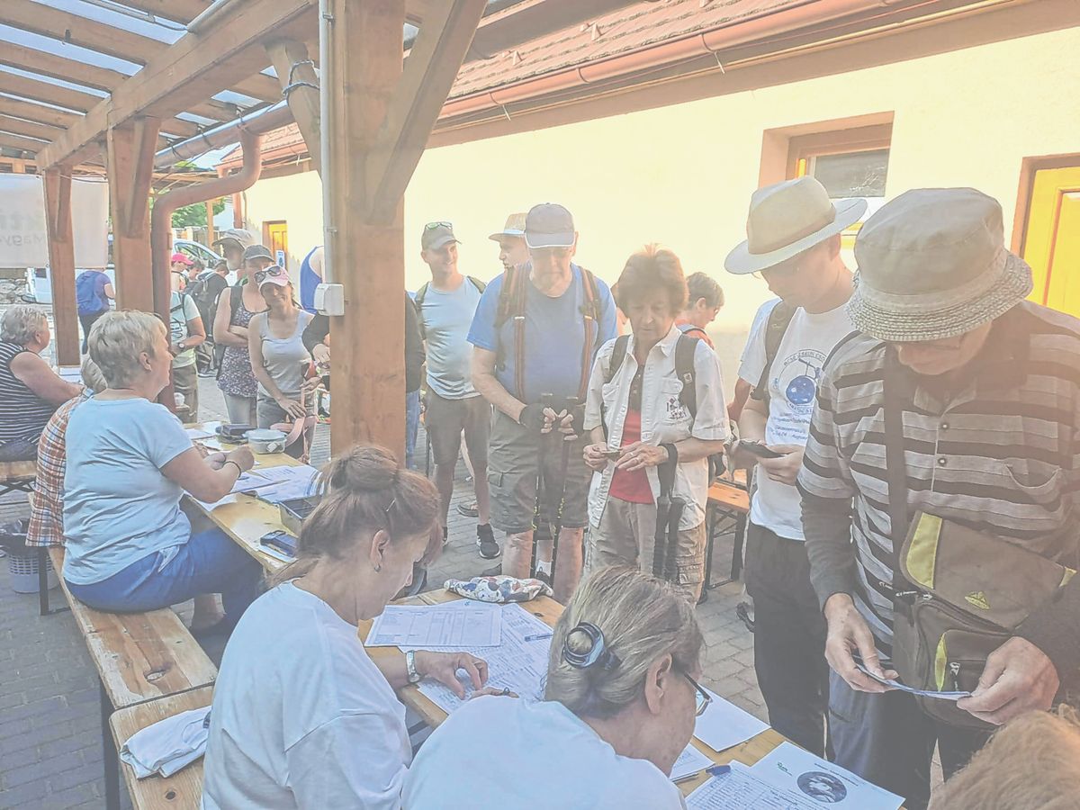 Kirándulók a Gerecsében. A Komárom-Esztergom Megyei Természetjáró Szövetség a közelmúltban Bajon rendezte meg az emléktúrát, amelyet 2023 óta szervez meg. A III. Wittmer Antal Emléktúra központja a helyi közösségi házban volt berendezve. A fő támogató az „Aktív Magyarország” program volt.