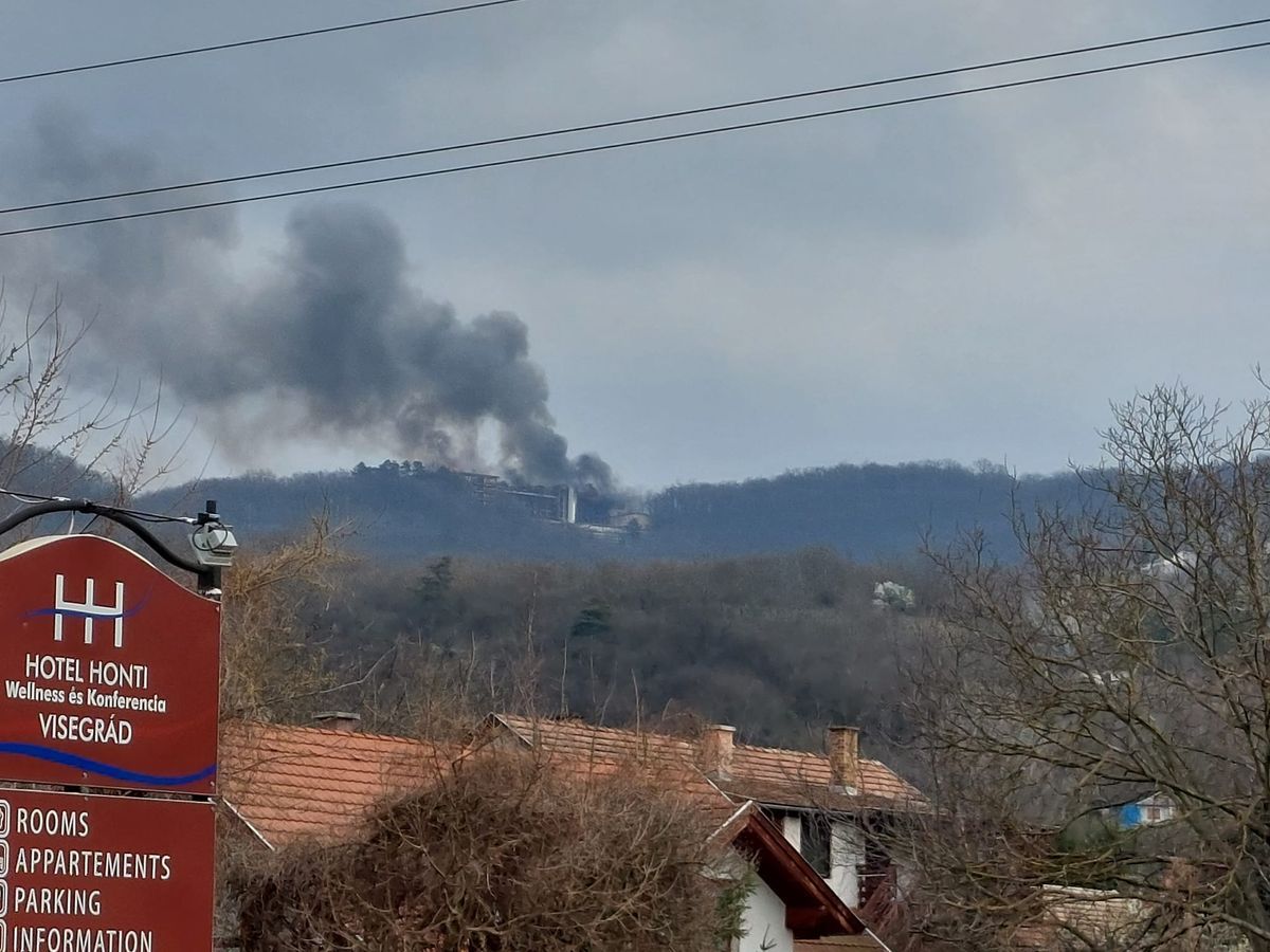 A Silvanus Hotelben felcsapó füst a Dunakanyar egész területén jól látható volt.