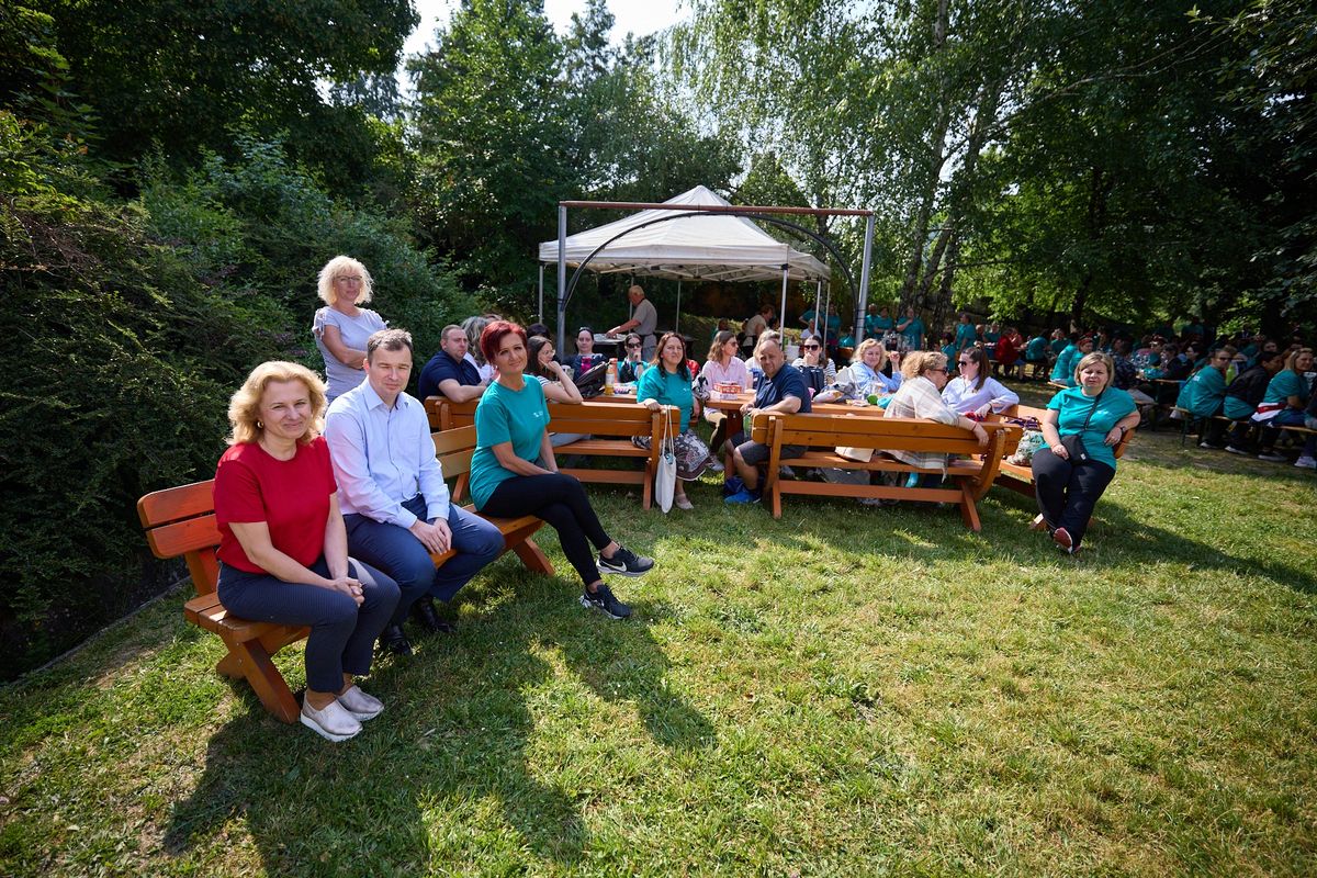 Különleges napot szervezett a város a legelesettebbekért dolgozó hősöknek. Tatabánya szociális munkásai 194-en ünnepelték együtt a Közalkalmazotti Napot.