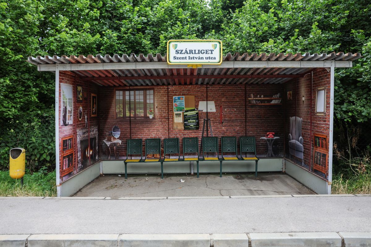 Különleges buszmegállók berendezett buszvárók Komárom-Esztergom vármegyében Szárliget