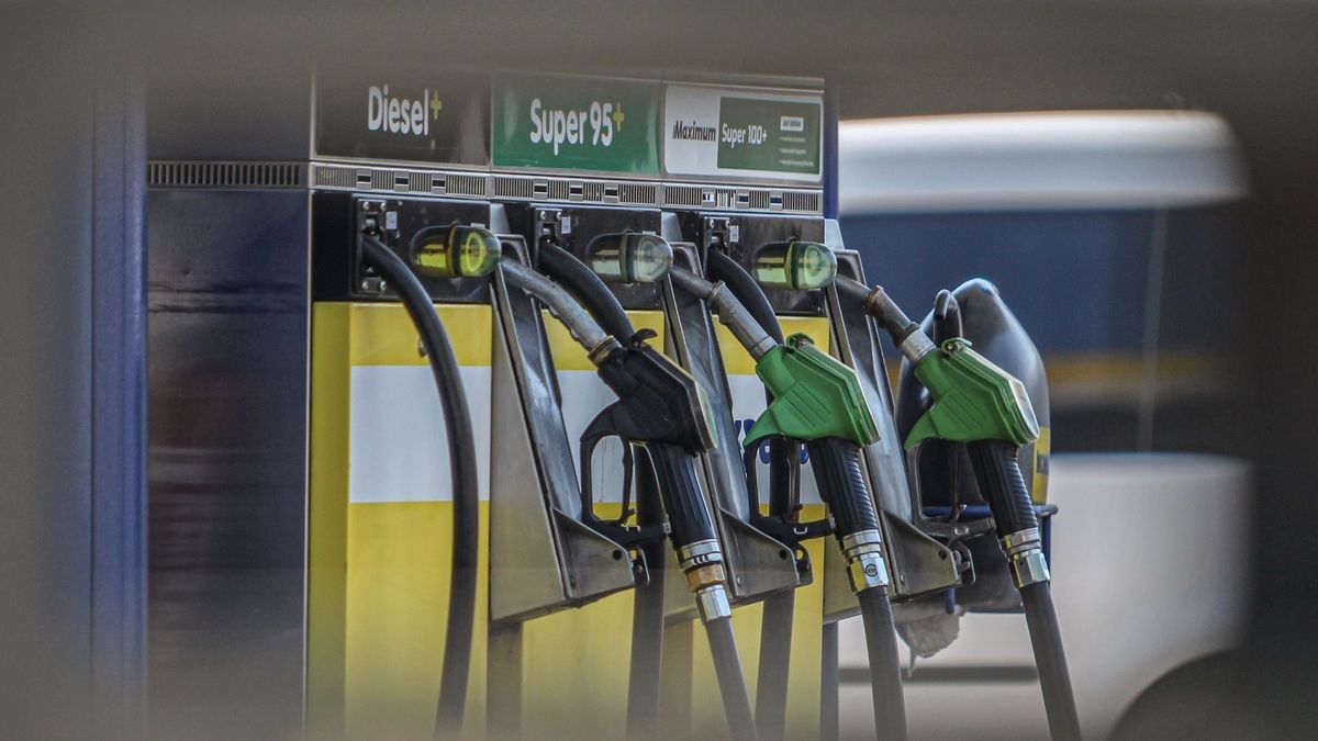 Szeged,,Hungary,,2020.,07.,01.,Petrol,Taps,In,A,Gas benzinár, üzemanyagárak