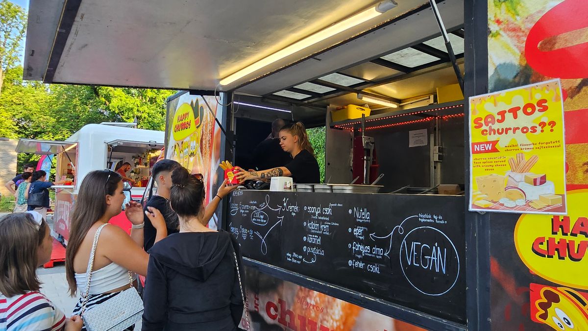 A III. Komáromi Food Truck Show és Pikniknek kínálatból nincs hiány