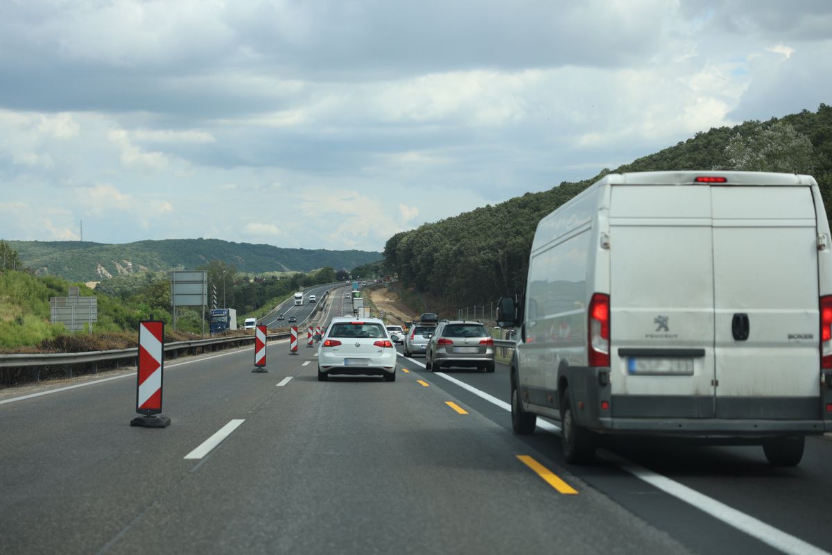 M1-es autópálya: teljes a káosz, inkább ne erre menj haza
