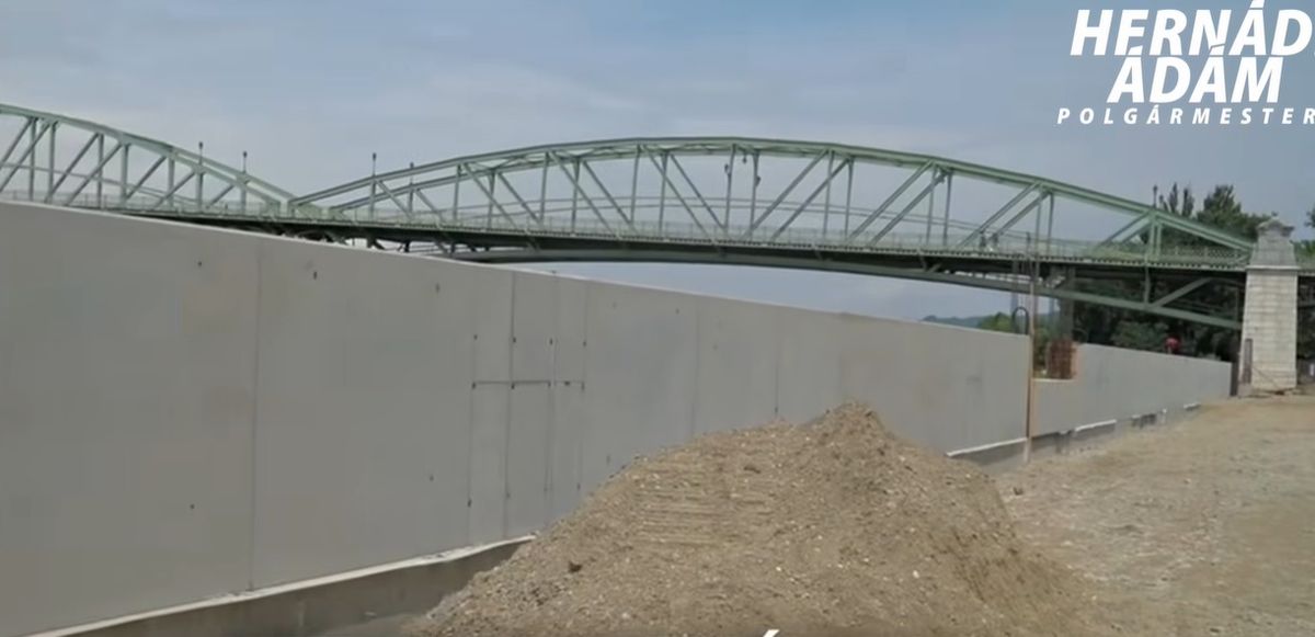 A helyiek is elmondhatják véleményüket az elkészült tervezetet. Az árvízvédelmi gátrendszer miatt van erre szükség, ezt lakossági fórumon is bemutatják.