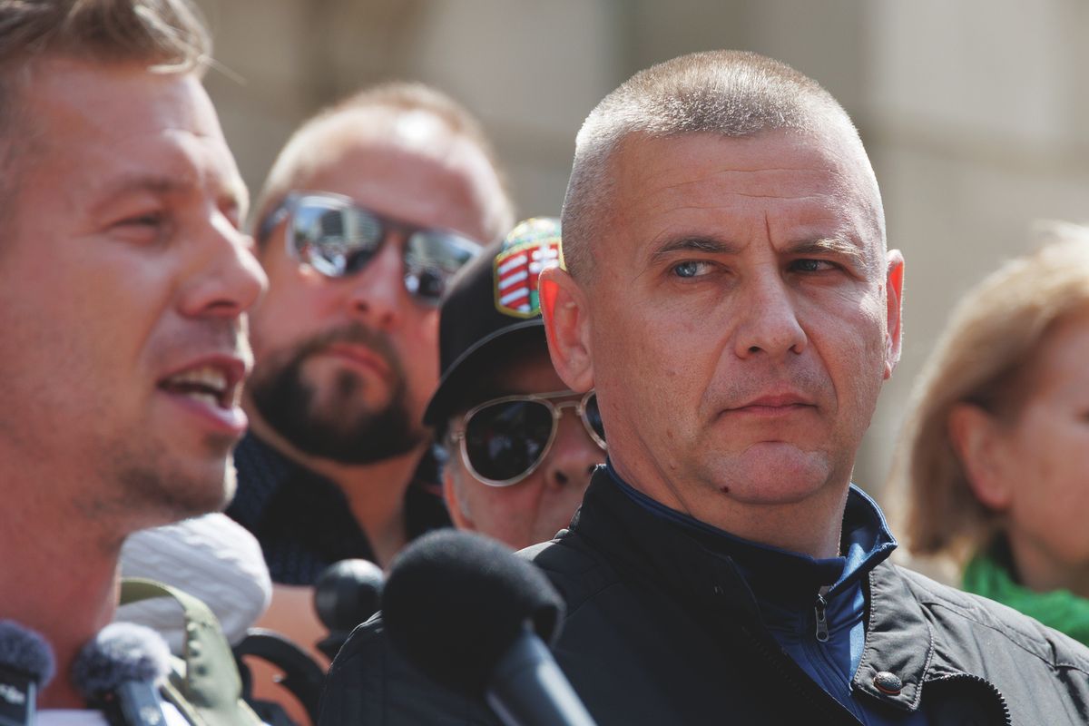Úgy fest, a volt vezérkari főnöknek még eszközöket is szereztek kölcsönbe', hogy plasztikázzák, és itkosították is Ruszin-Szendi Romulusz műtétjét.