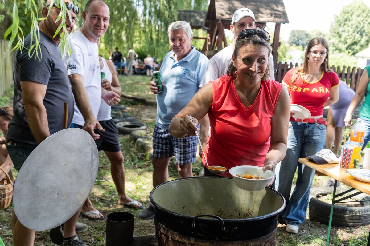 Képeken a Tardosi búcsú
