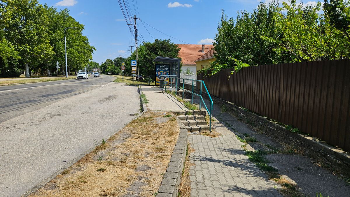 Megújul a Mártírok útja (Száva utca) autóbuszmegállója, ahol teljesen elbontják és akadálymentesen újjáépítik a peront, a támfalat és a csatlakozó járdaszakaszt
