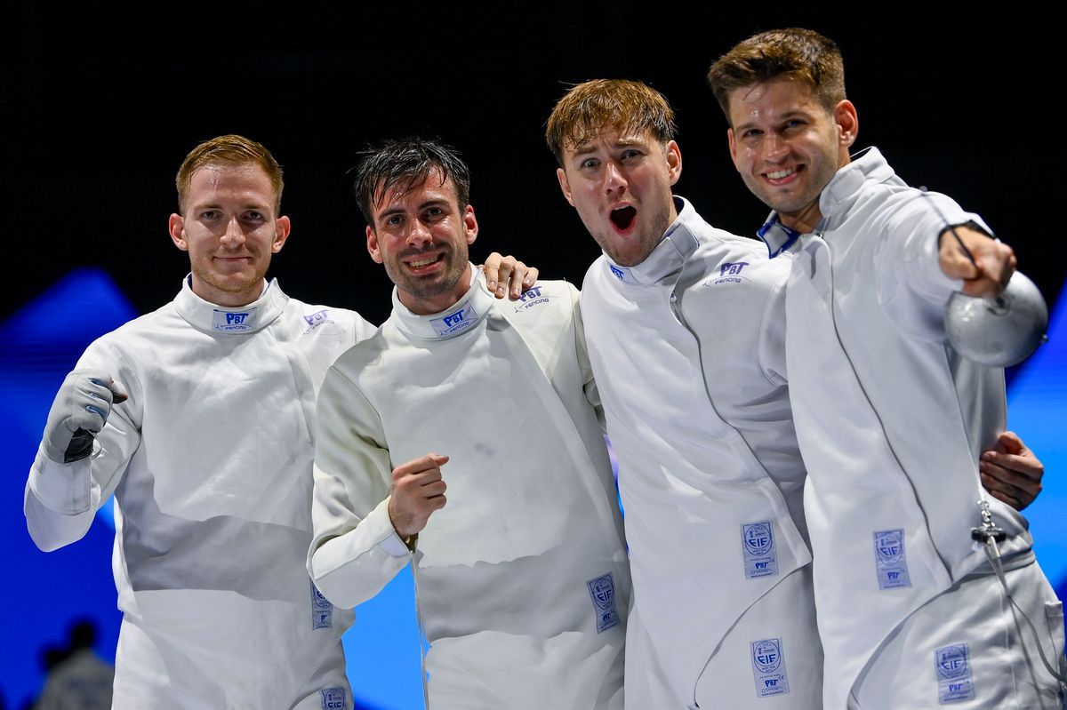 Japán visszavágott a párizsi olimpián elveszített döntőért. A magyar férfi párbajtőrcsapat ezüstérmes lett a Tbilisziben megrendezett vívó-vb-n.