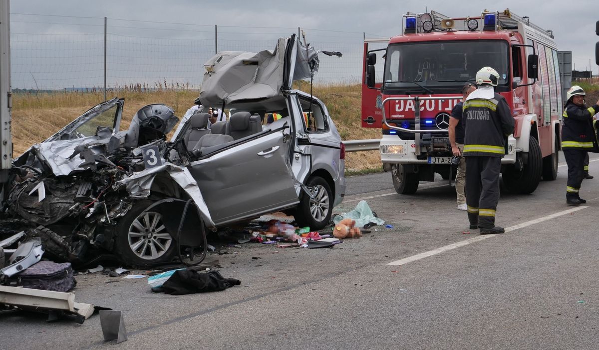 Megrázó részletek derültek ki a halálos balesetről, amelyben egy 10 éves gyermek is életét vesztette M1-es baleset biztonsági öv