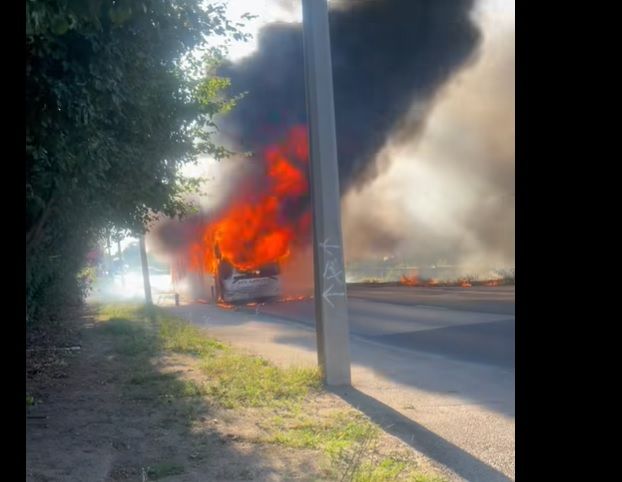 Tűz ütött ki a buszban