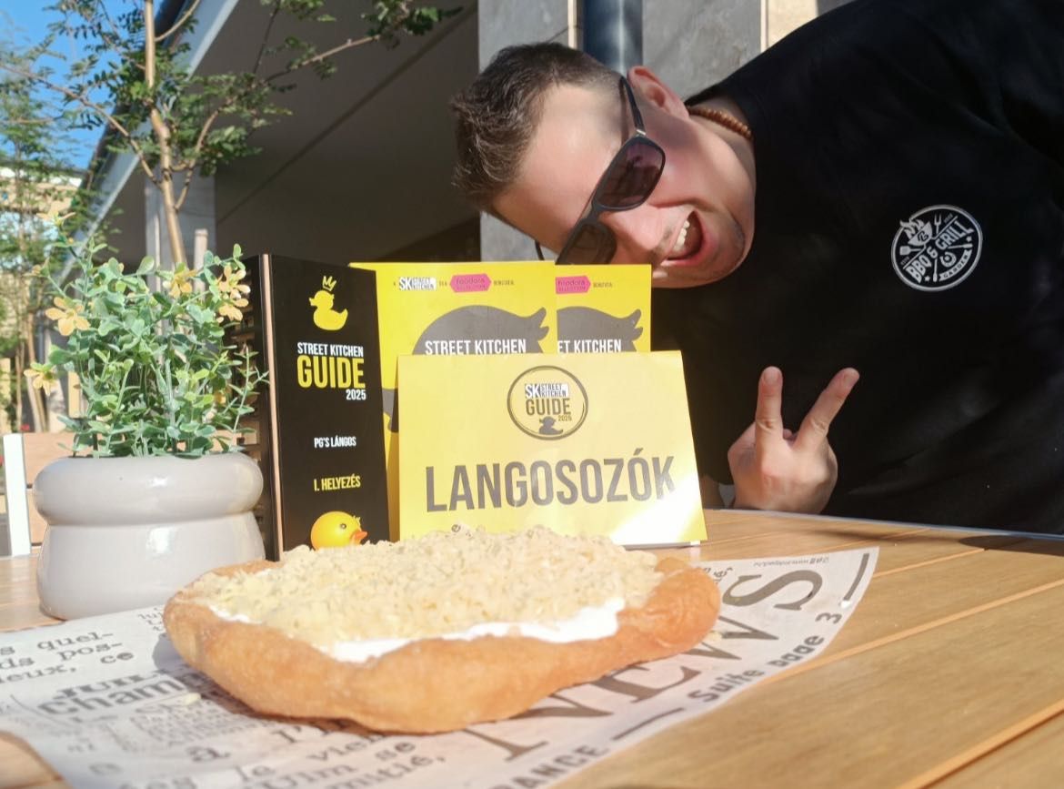 A Street Kitchen nevű gasztroportál nemrég több lángosozót díjazott. Egy esztergomi lángosozót választottak az Év lángosozójának.