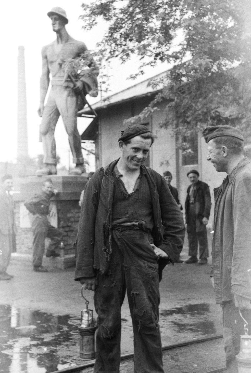 Dorog, ismeretlen bányász szobor, 1949