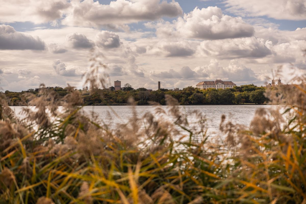 Tatai Öreg-tó: meseszép őszi fotókon a romantika fellegvára